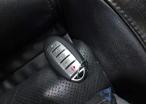 2017 Nissan Maxima 3.5 Sl z USA, uszkodzony, nr VIN 1N4AA6AP8HC438264